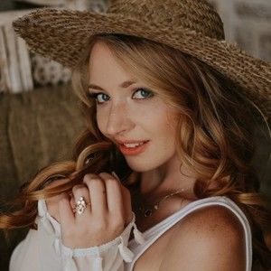 Meet your Posher, Mia taylor